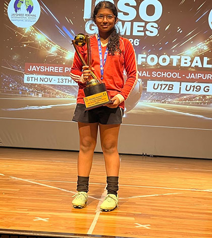 DAIS U-19 goalkeeper with trophy