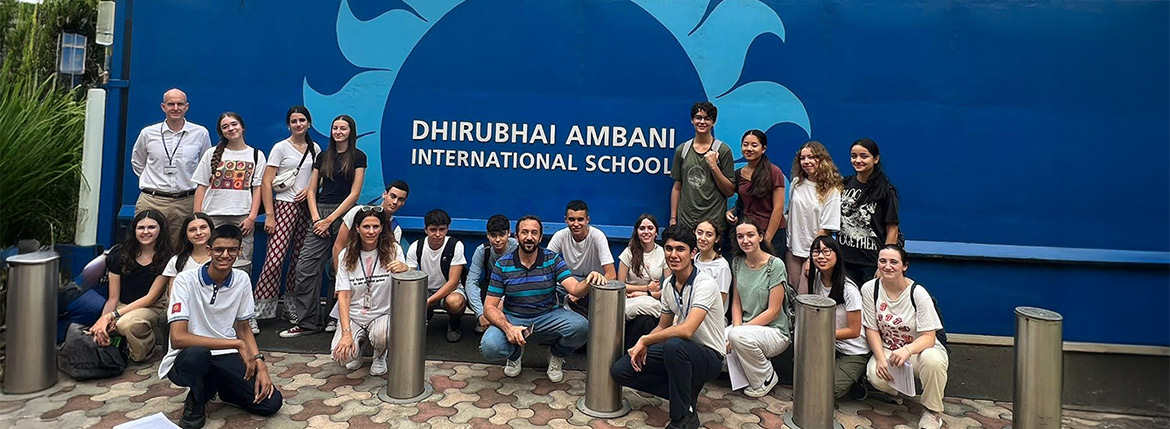 Spanish and Indian students at the DAIS gates