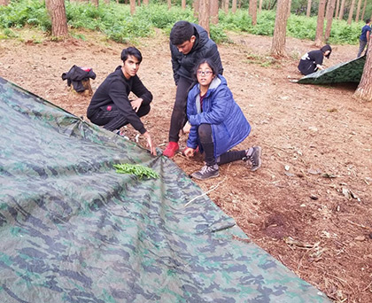 tent pitching