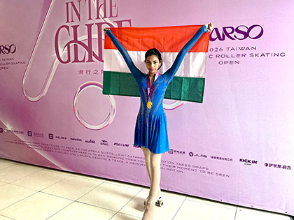 Sivah Navle holding the Indian flag at the Tarso Championship