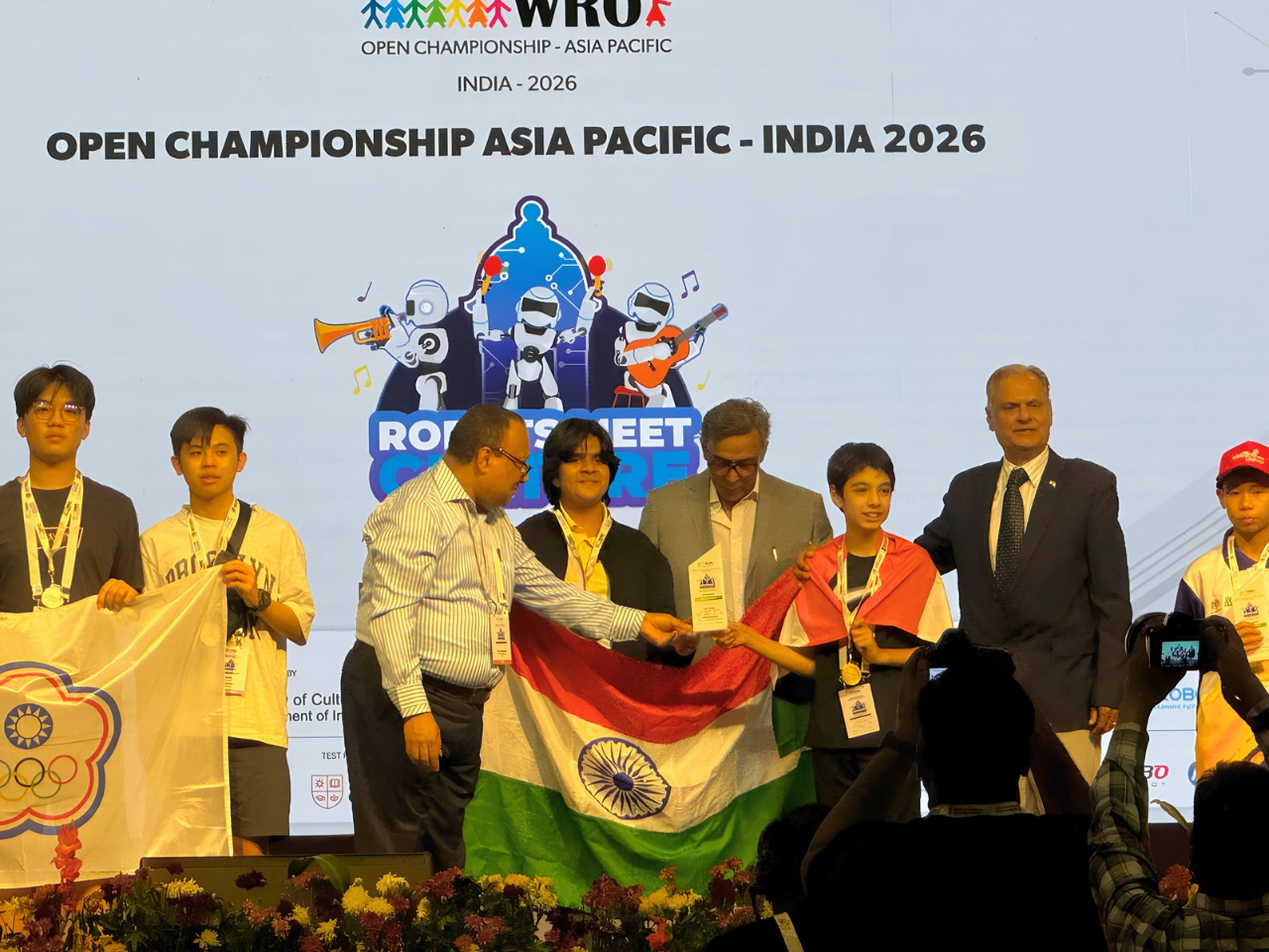 Siddharth Khanna of IGCSE G9 Wins Gold at WRO APAC RoboSports